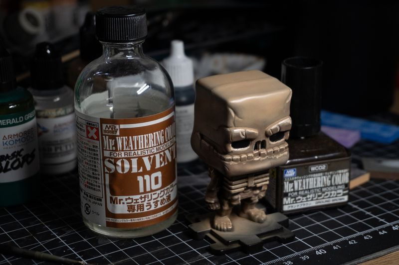 A coat of brown weathering oil applied, to blend everything together and add some needed contrast on the details.